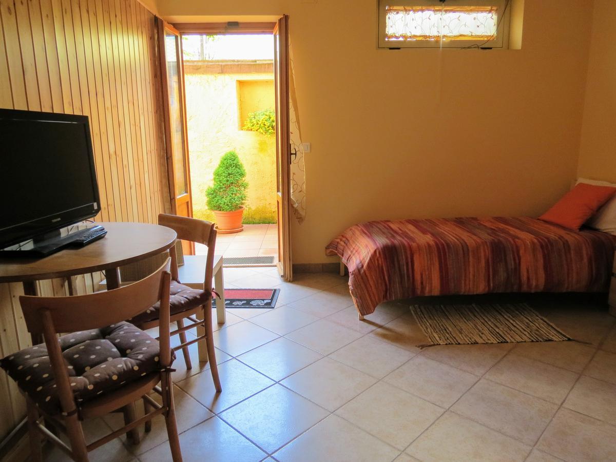 B&B A Casa Di Nonna Massa d'Albe Экстерьер фото